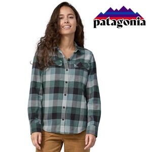 Patagonia Organic Cotton Long Sleeve MW Fjord Flannel Shirt in Green & Purple.